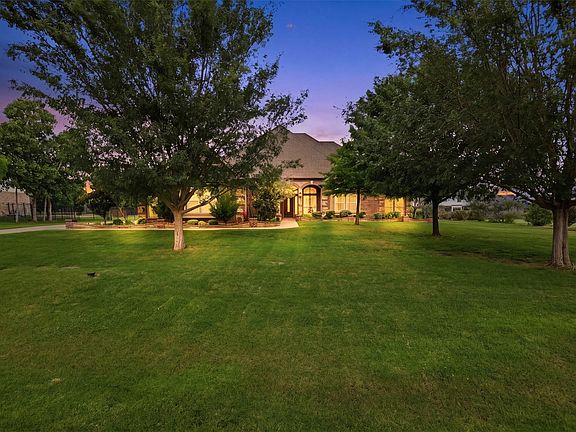 2nd image of 186 Las Colinas Trl
