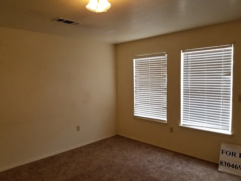 125 Townsgate Plz #B — Photo 13