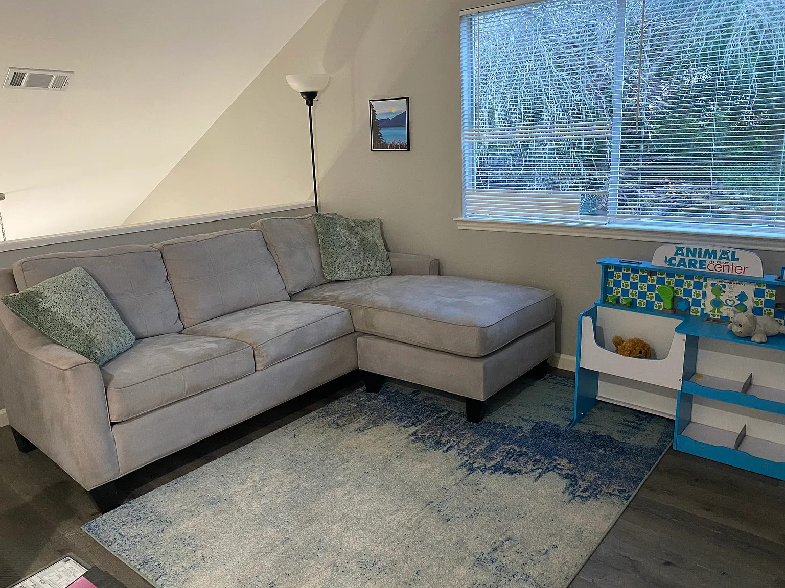 4 bed, 2213 sqft, $3,000 — Photo 3