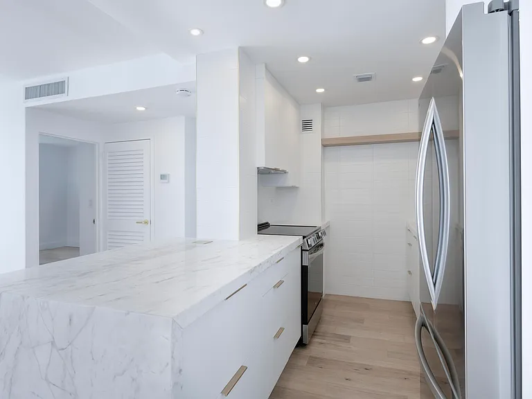 2800 N Flagler Dr #709 — Photo 5