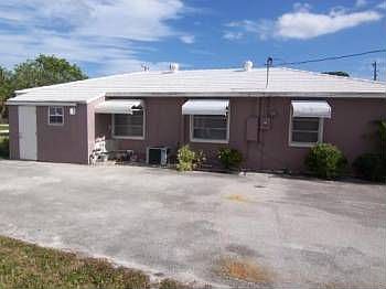 5th image of 1211 Loxahatchee Dr