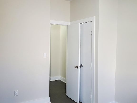 5th image of 88 Tonnele Ave