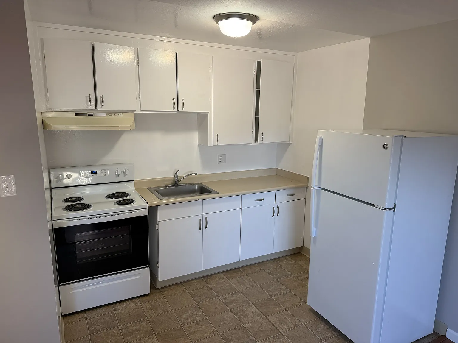 1312-1318 Leafwood - 1316-09 — Photo 3