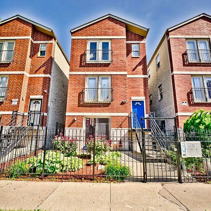 1st image of 3050 W Flournoy St #3
