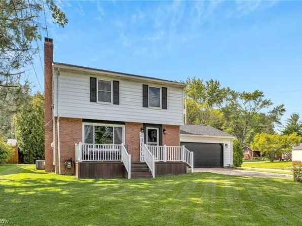 4295 Woodleigh Ln, Youngstown, OH 44511