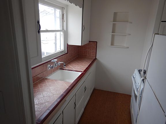 4th image of 4857 Santa Cruz Ave #1