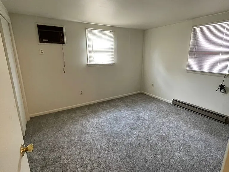 324 N Broad St — Photo 7