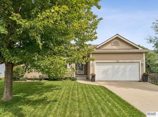 11647 Willow Park Dr, Gretna, NE 68028