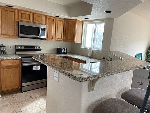 Main Level Kitchen/Bar