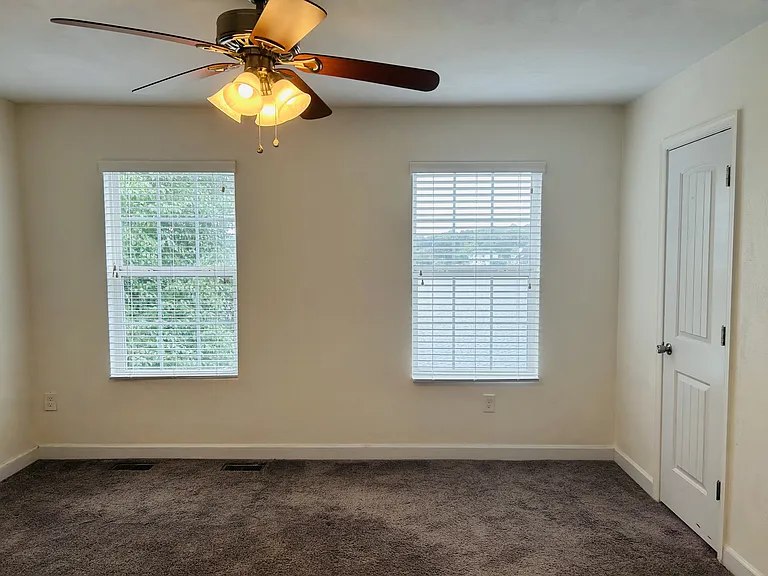 1823 Volvo Pkwy — Photo 21