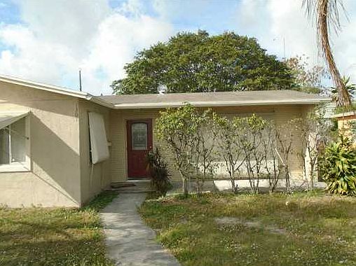 4th image of 1301 Tropical Dr