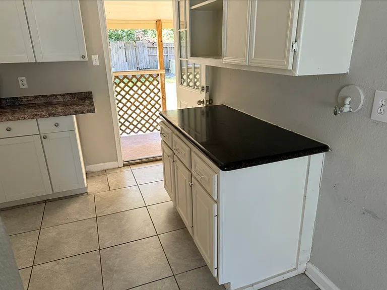 3828 Oakview St #4 — Photo 7