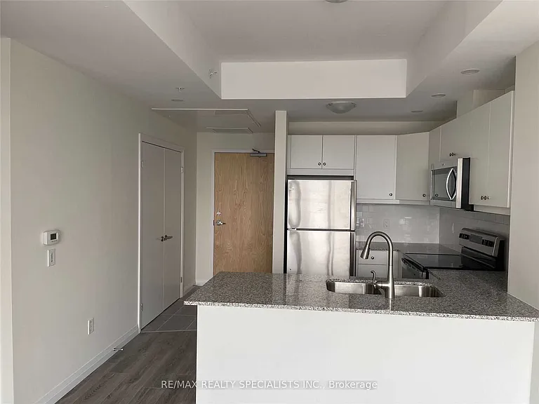 60 Charles St W #1103A — Photo 4