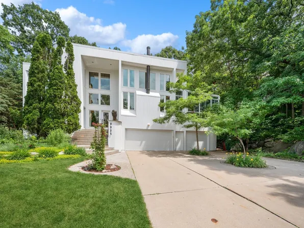 8025 Telegraph Rd, Bloomington, MN 55438