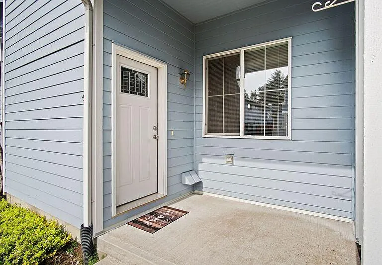 6304 Barstow Ln SE #4 — Photo 1