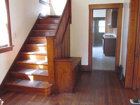 3rd image of 303 W Washington Ave