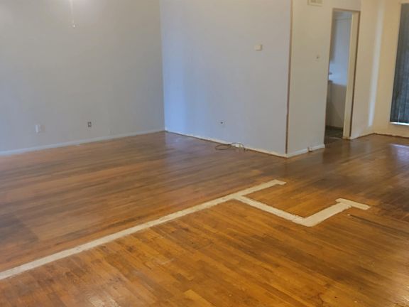 4th image of 1015 N Mendenhall Cv