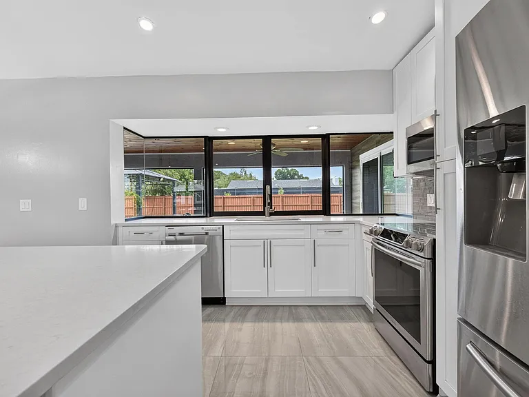825 SE Starflower Ave — Photo 14