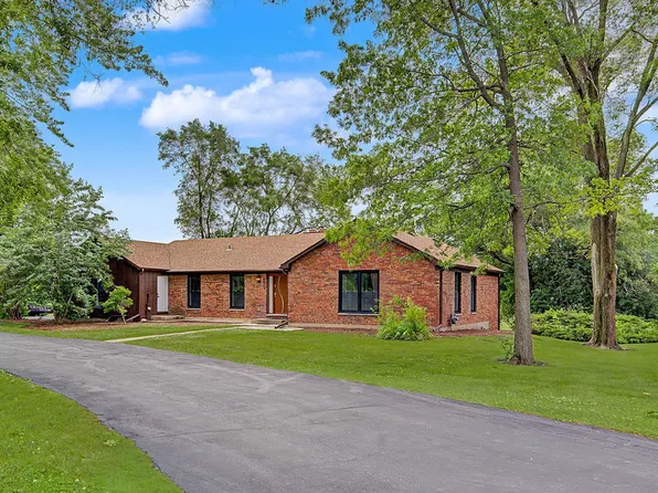 15 Turning Shore Dr, South Barrington, IL 60010