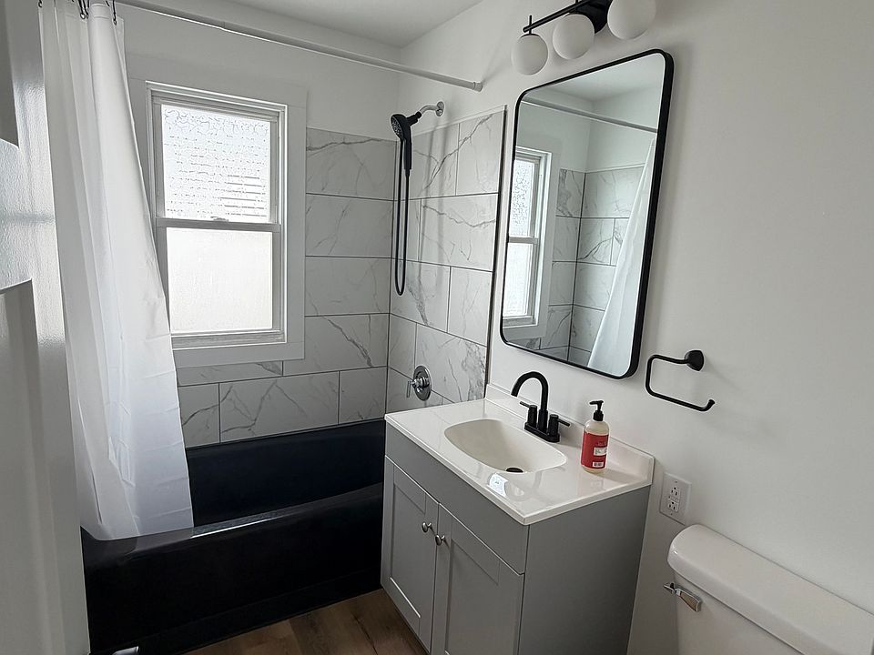 1st image of 801 E Fairoaks Ave