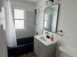 801 E Fairoaks Ave, Peoria, IL 61603