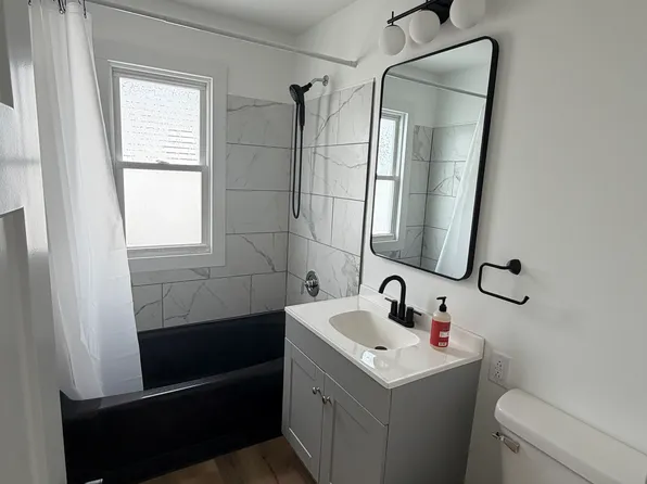 801 E Fairoaks Ave, Peoria, IL 61603