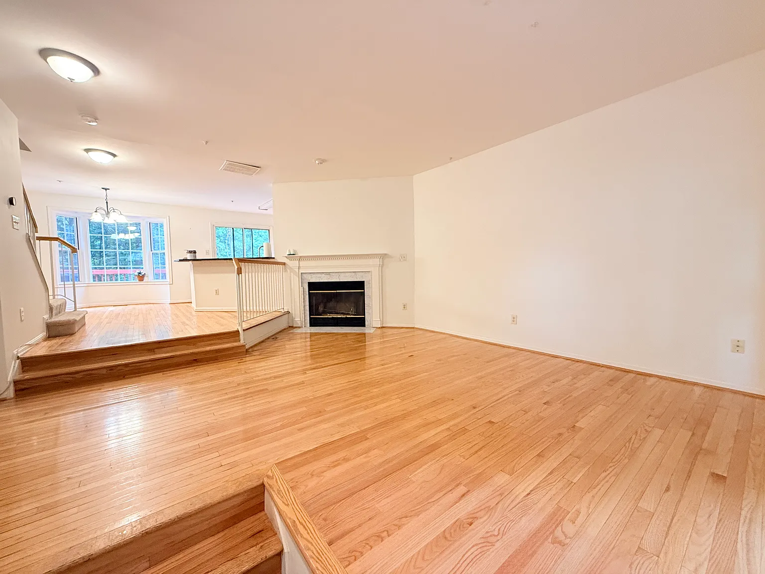 3 bed, 1910 sqft, $2,750 — Photo 3