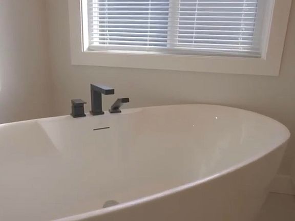 5th image of 4217 Old Clayburn Rd #21