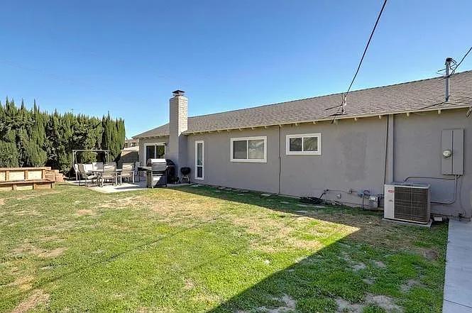 11241 Cherry St — Photo 10