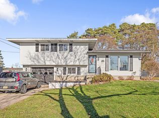 519 Boelens Ct, Spring Lake, MI 49456