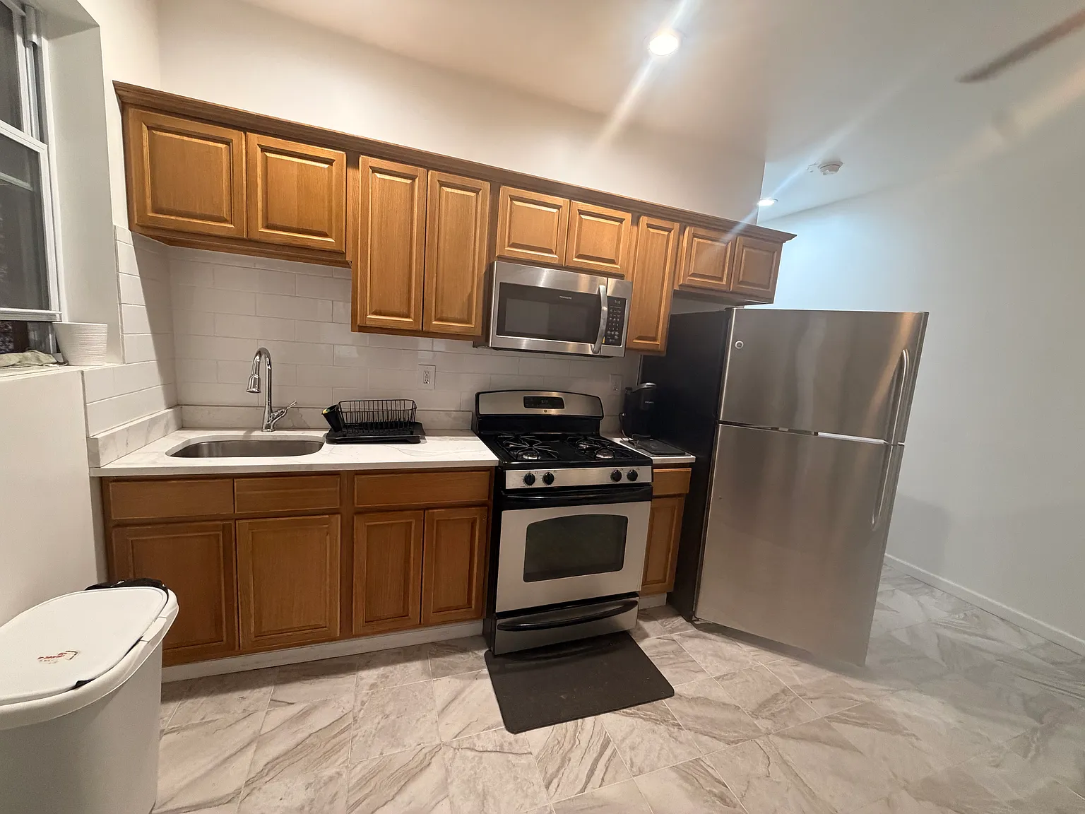 3 bed, 1200 sqft, $3,500 — Photo 3