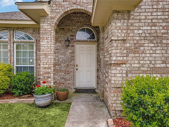 3rd image of 1517 Valerie Dr