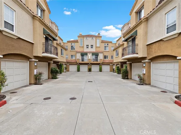 49 Via Pamplona, Rancho Santa Margarita, CA 92688