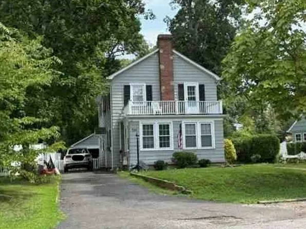 546 Manatuck Blvd, Brightwaters, NY 11718