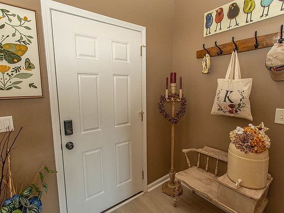 4th image of 159 Chenoa Dr. #E