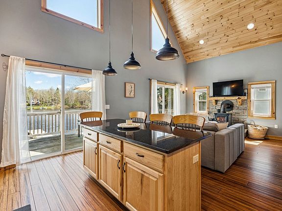 4th image of 126 Cove Road