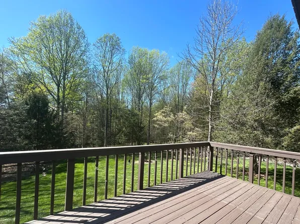 10201 Katie Bird Ln, Vienna, VA 22181