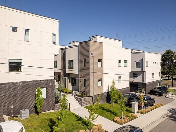 3rd image of 6988 S Brookhill Dr