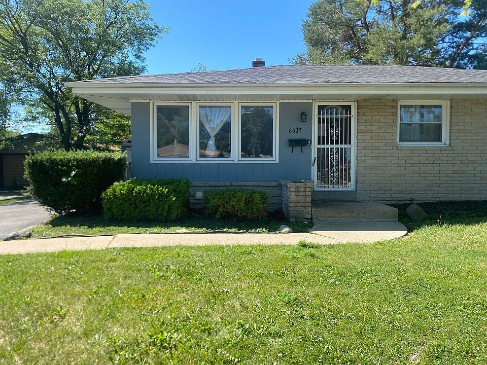 1st image of 8535 W Brentwood Ave