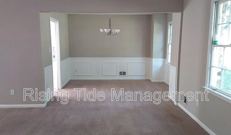 1248 Old Oak Cir — Photo 4