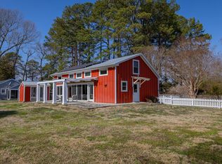 48 Steamboat Rd, Irvington, VA 22480