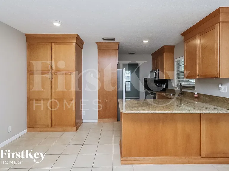 2210 Boxwood Way — Photo 7