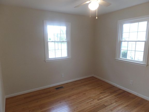 3rd image of 32 S Jones St