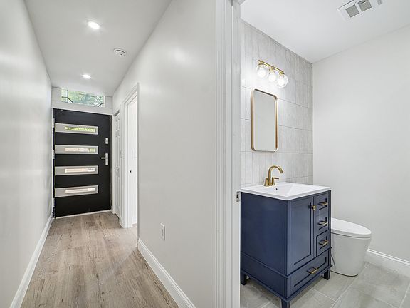 5th image of 17 Crescent Ave #2