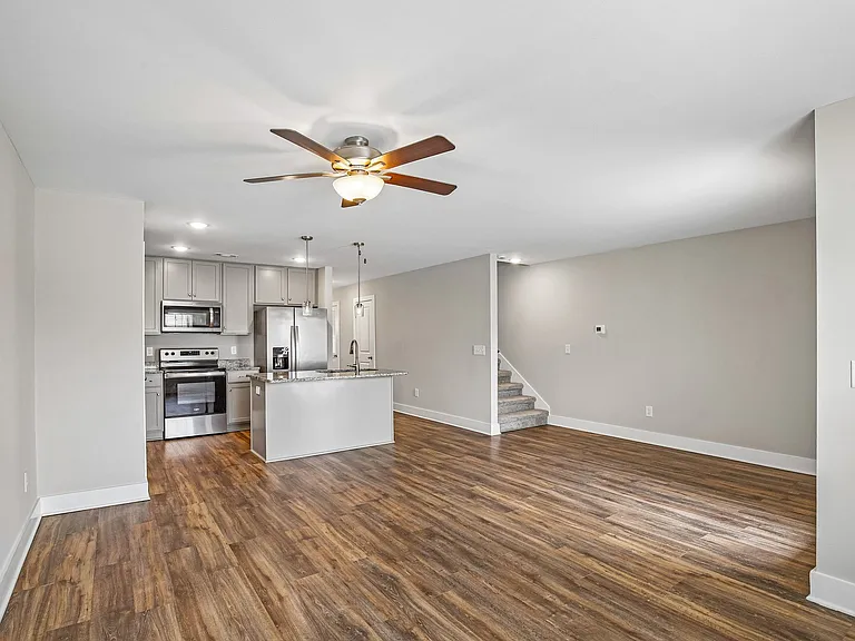 South Maple Townhomes — Photo 5