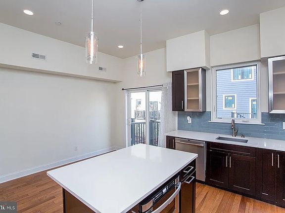 2nd image of 1860 Frankford Ave #1860B