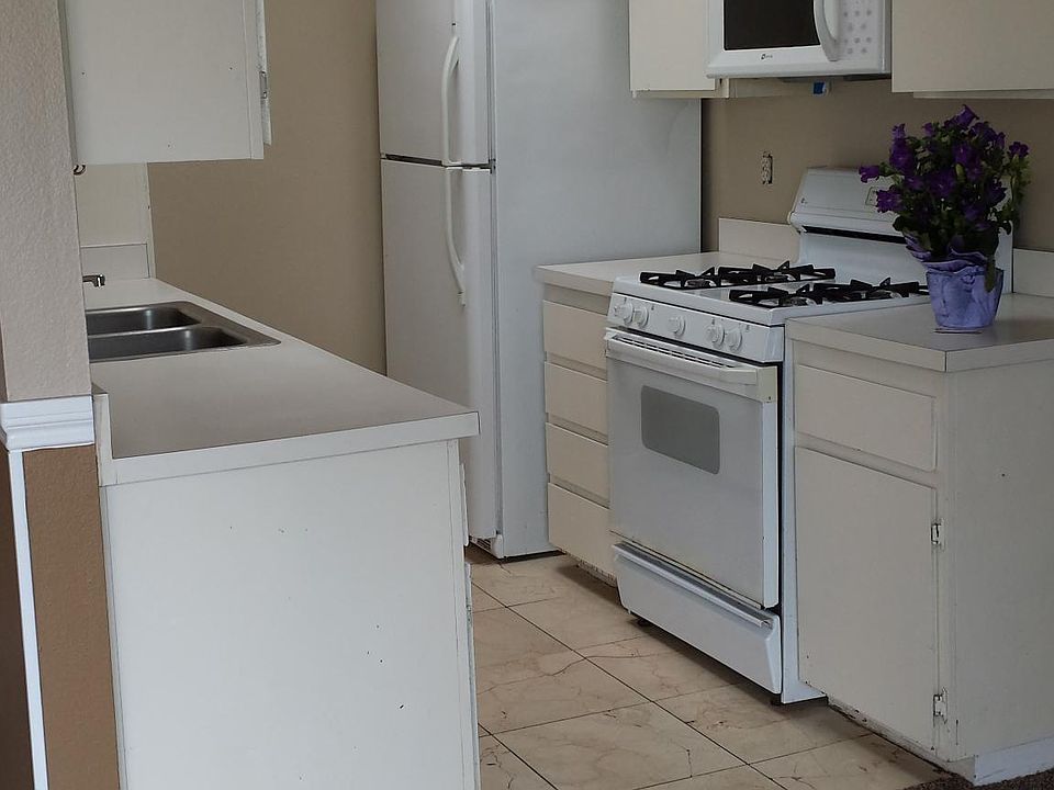 1st image of 2135 E Valley Pkwy Unit 20