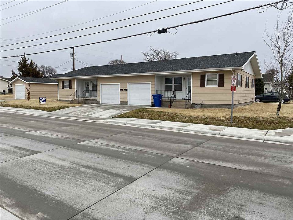 2nd image of 401 E 15th St