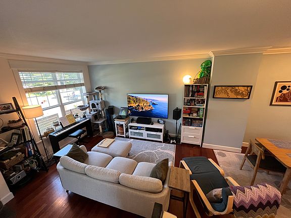 4th image of 7809B 12th Ave NE #B