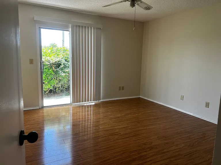 3018 Sail Pointe Cir #4-B — Photo 16